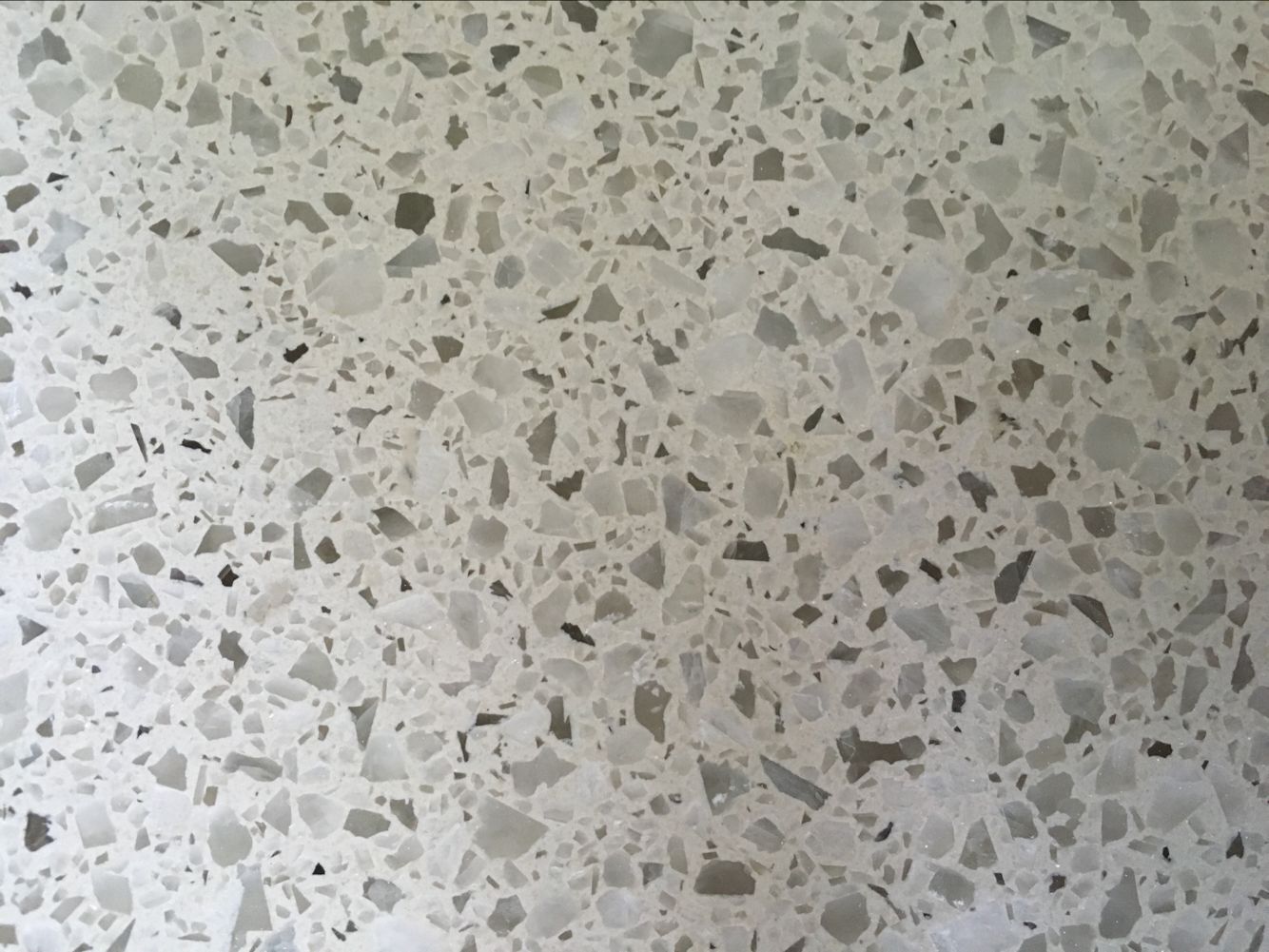 專業(yè)水磨石，世紀(jì)建筑之選——十六載匠心，鑄就卓越地面裝飾